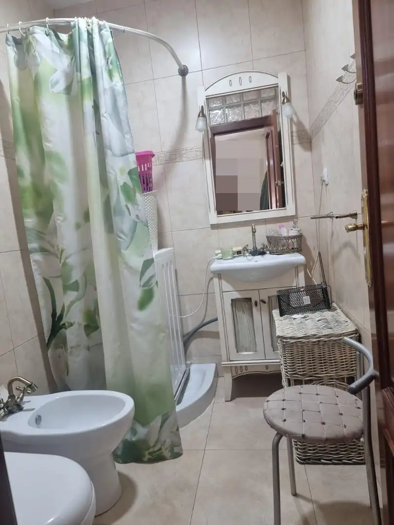 Baño de Casa adosada en venta en Castellar del Vallès con Calefacción, Jardín privado y Terraza