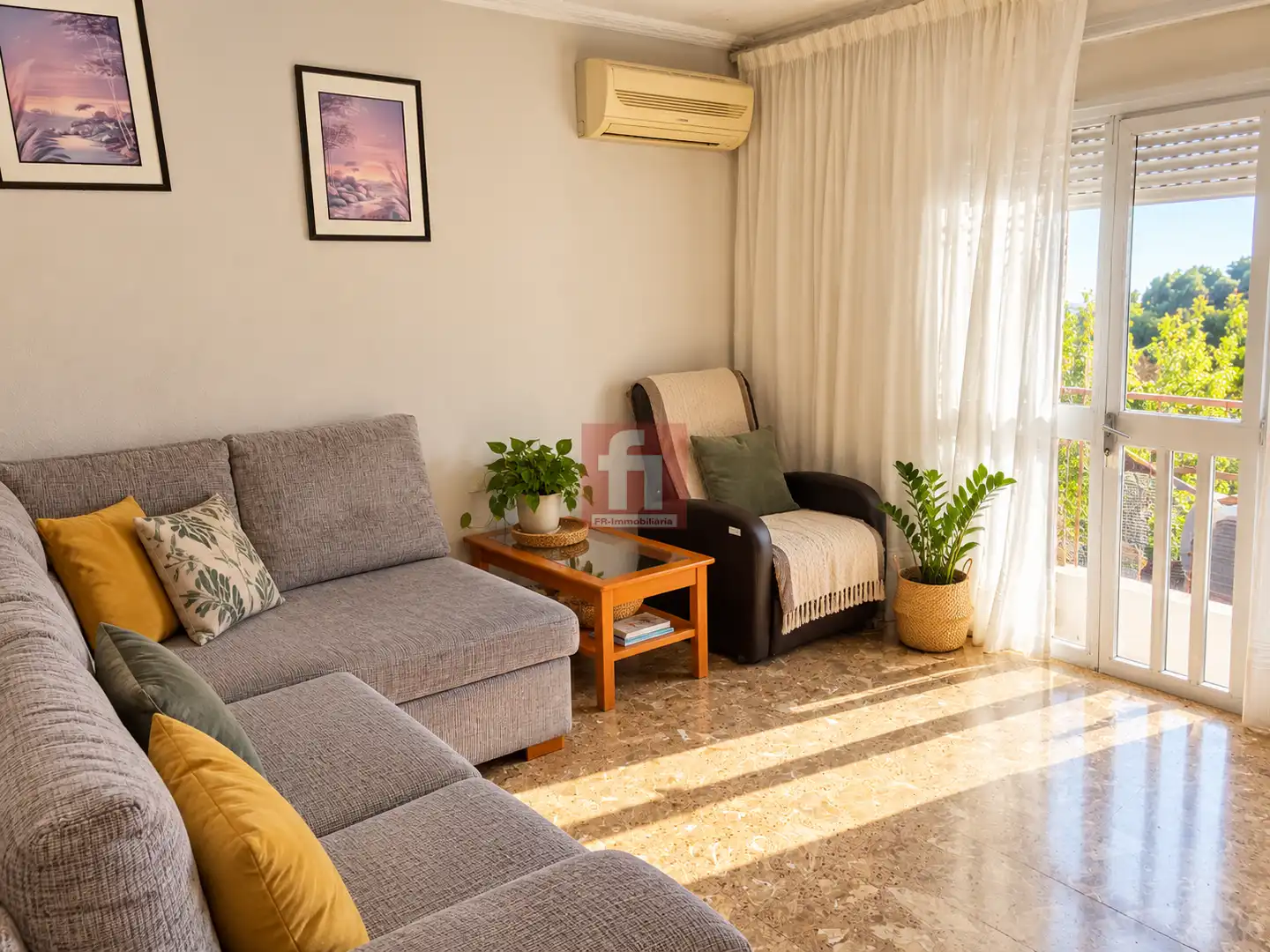 Living room of Houses for sale in Ponent