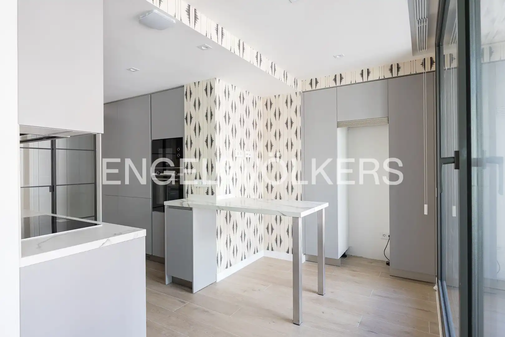 Cocina de Piso en venta en Madrid con Aire acondicionado, Calefacción y Jardín privado