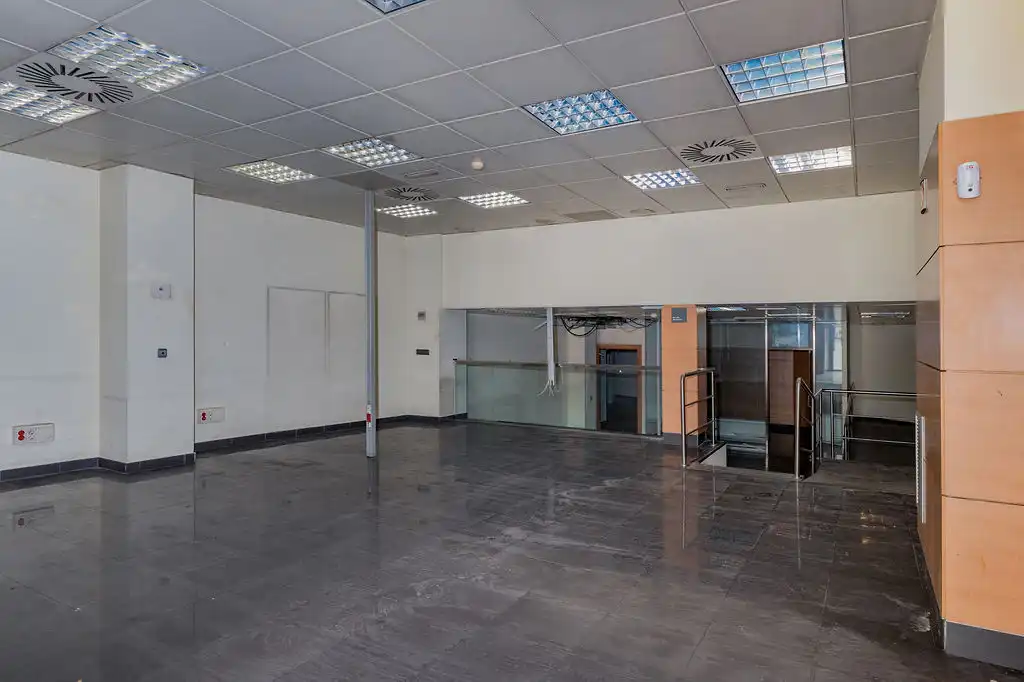 Business premises for sale in Avenida Fuenlabrada, imagen 2