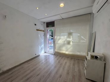 Local comercial de lloguer a Carrer de Déu i Mata