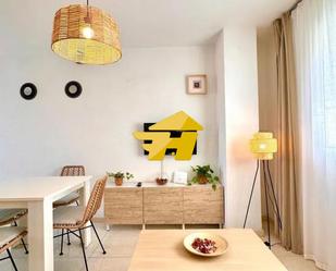 Sala d'estar de Pis de lloguer en Torremolinos amb Aire condicionat i Moblat