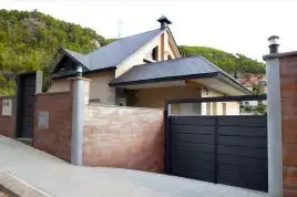 Vista exterior de Casa o xalet en venda en Vallirana amb Aire condicionat i Terrassa