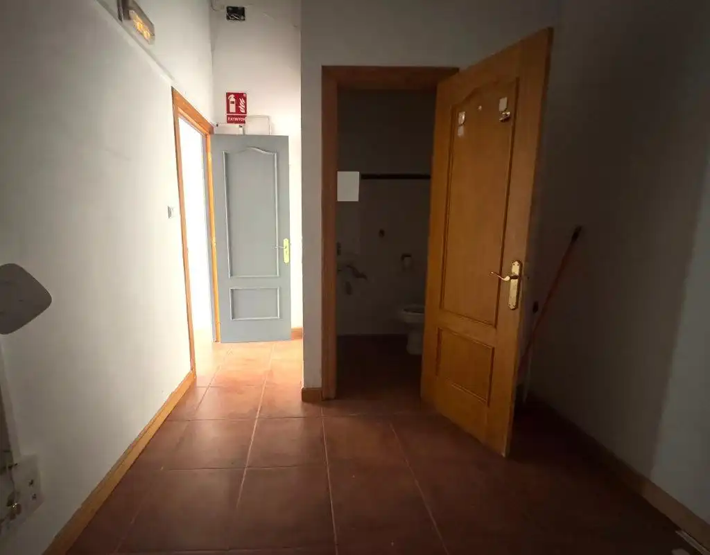 Commercial properties for rent in Los Corrales de Buelna 