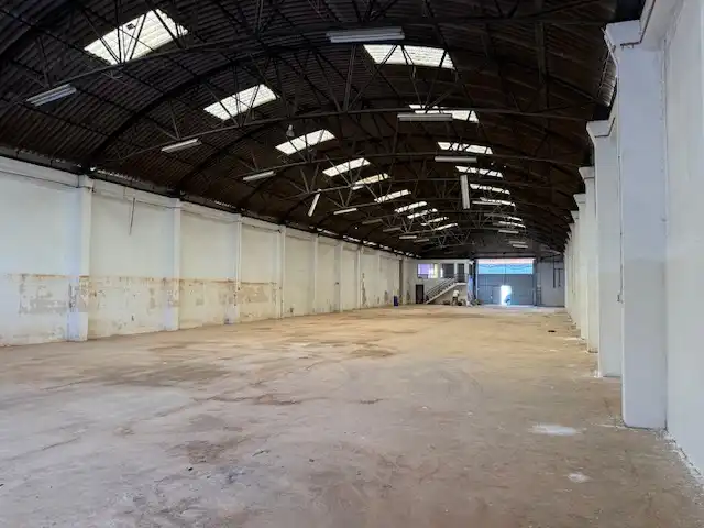 Fabrikhallen zur Miete in Sedaví