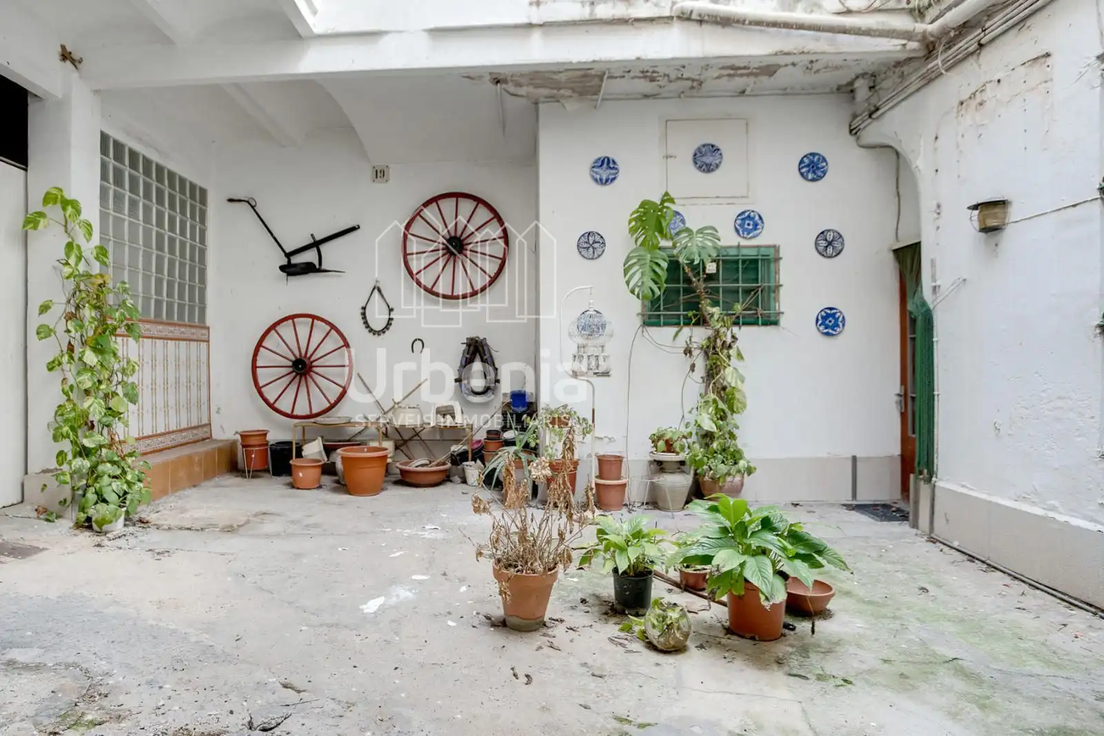 Exterior view of Houses for sale in El Masnou