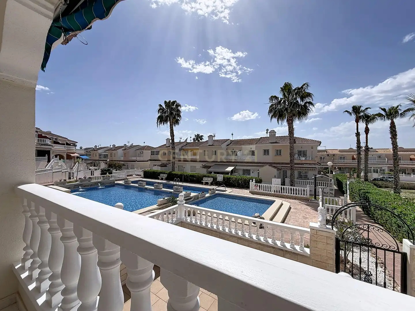 Piscina de Casa adosada en venda en Benijófar amb Aire condicionat i Piscina comunitària