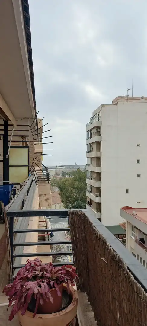 Außenansicht von Dachboden zum Verkauf in Alicante / Alacant mit Terrasse, Möbliert und Balkon