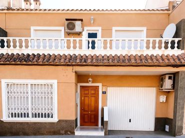 Casa aparellada en venda a La Murada - Los Vicentes