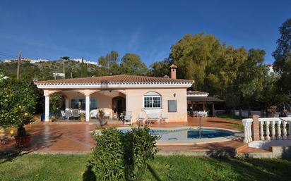 Jardí de Casa o xalet en venda en Benalmádena amb Aire condicionat, Jardí privat i Terrassa