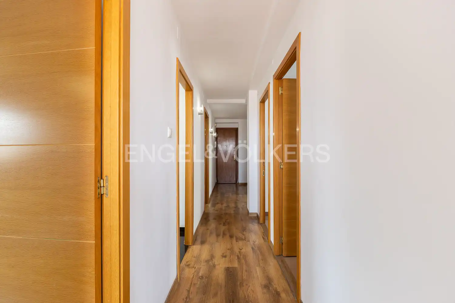 Dachboden zur Miete in Valencia mit Heizung, Terrasse und Abstellraum