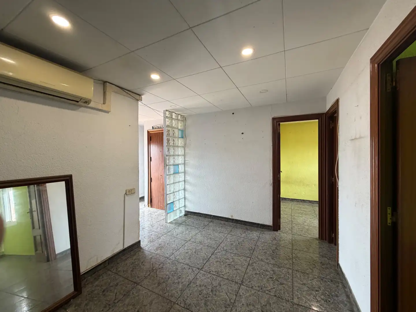 Ático en venta en Cornellà de Llobregat con Terraza