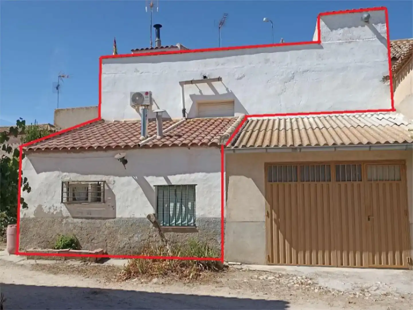 Vista exterior de Casa adosada en venda en Mazarambroz amb Aire condicionat i Traster