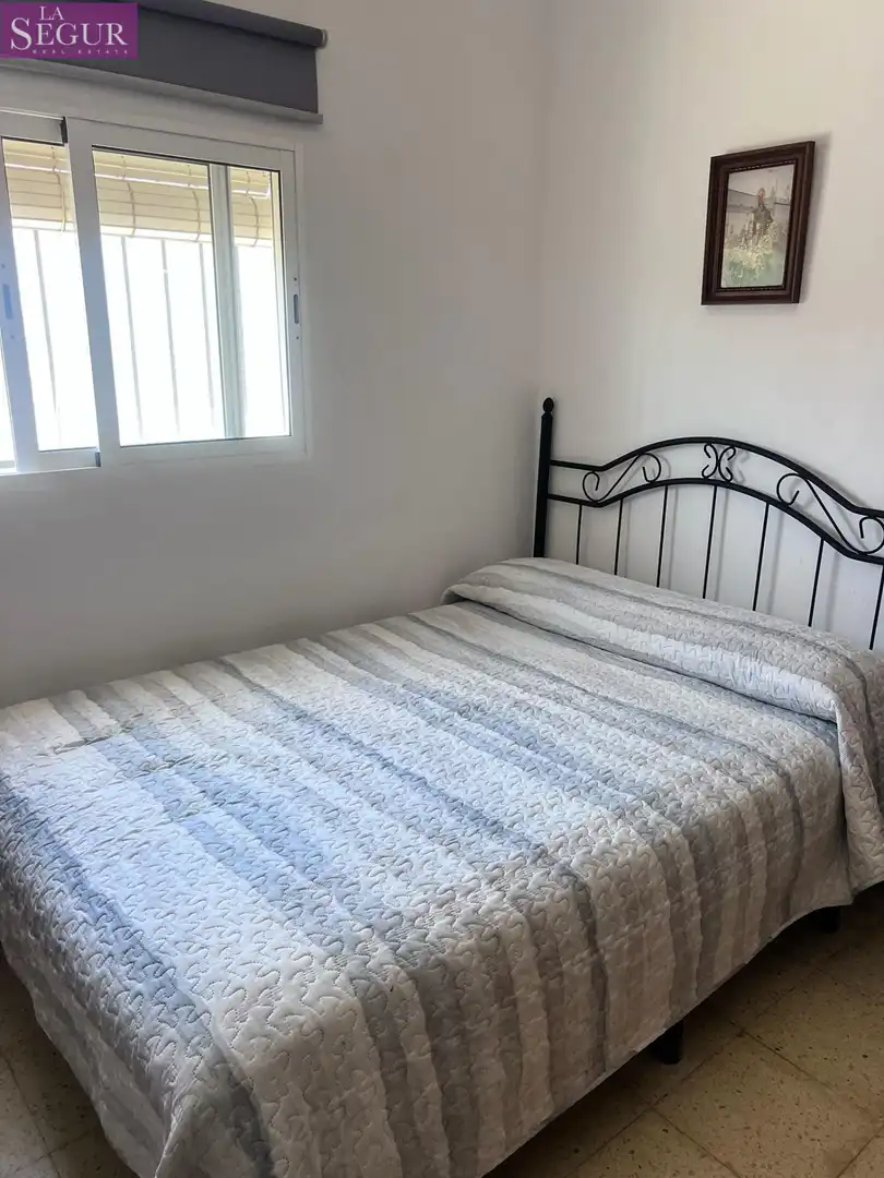 Dormitori de Casa o xalet en venda en Vejer de la Frontera amb Jardí privat