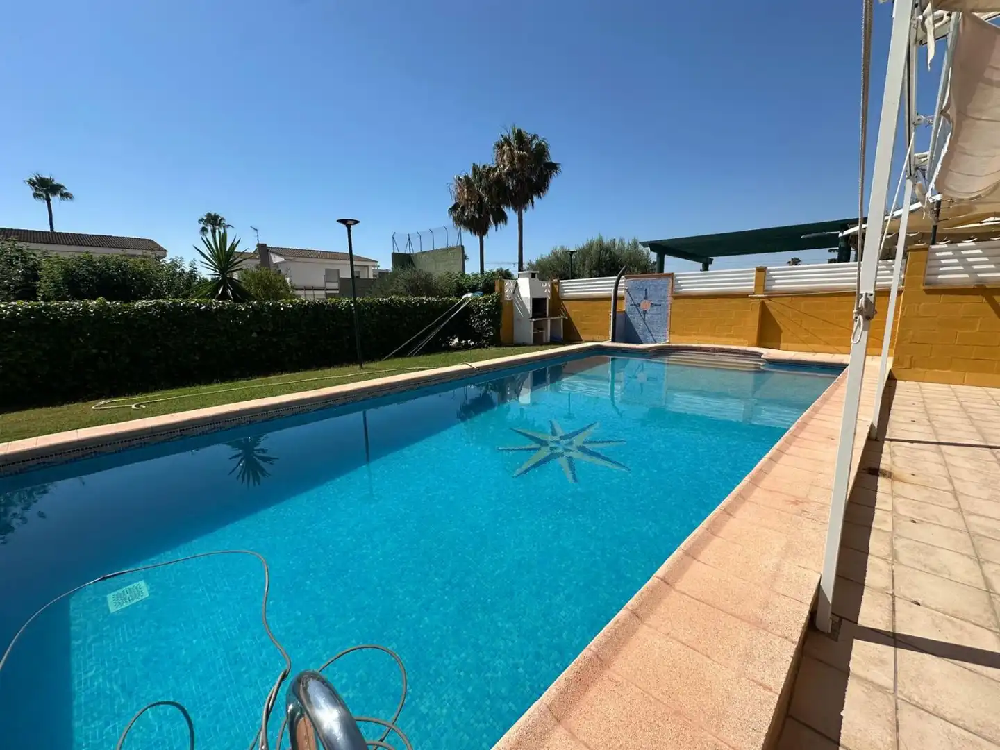 Piscina de Casa adosada en venda en Castellón de la Plana / Castelló de la Plana amb Aire condicionat, Calefacció i Terrassa