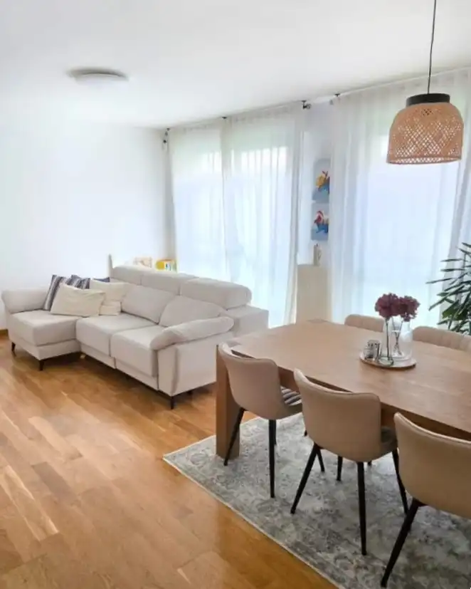 Sala de estar de Planta baja en venta en Valle de Elorz / Elortzibar con Calefacción, Jardín privado y Parquet