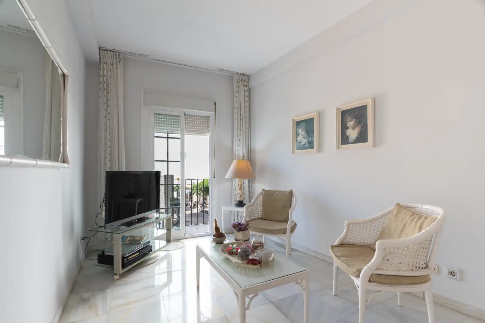 Living room of Apartments for sale in Marbella  with Air Conditioner, Terrace and Furnished