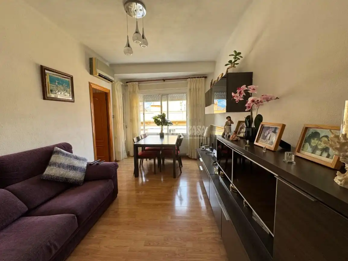 Wohnzimmer von Wohnung zum Verkauf in Barcelona mit Klimaanlage, Heizung und Terrasse