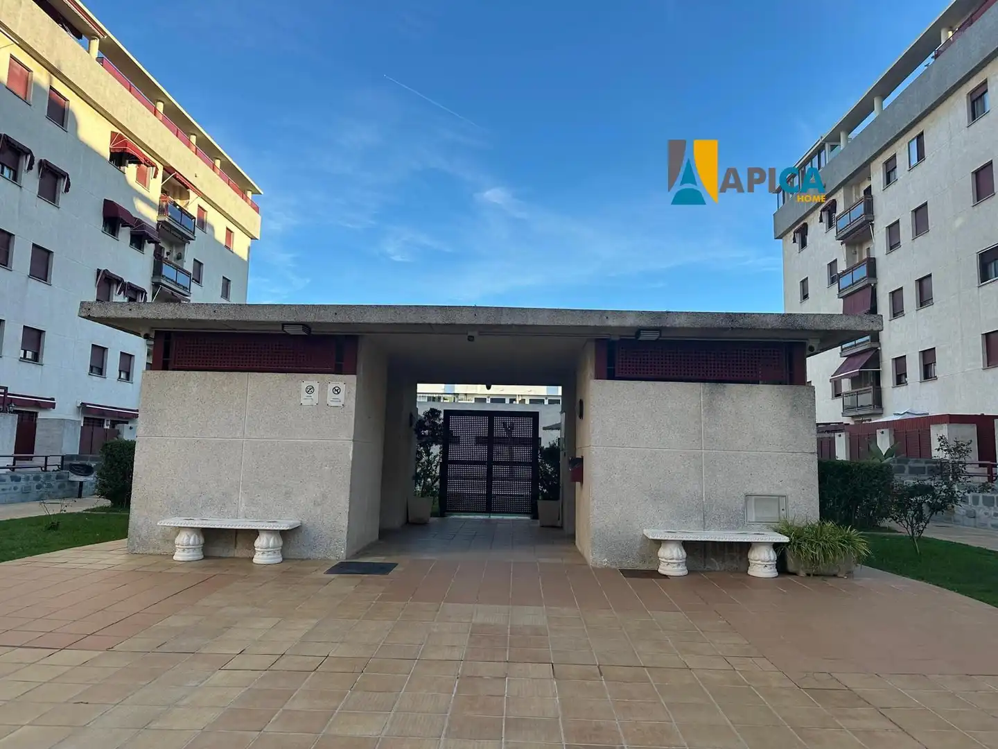Exterior view of Flat for sale in El Puerto de Santa María  with Air Conditioner, Swimming Pool and Community pool