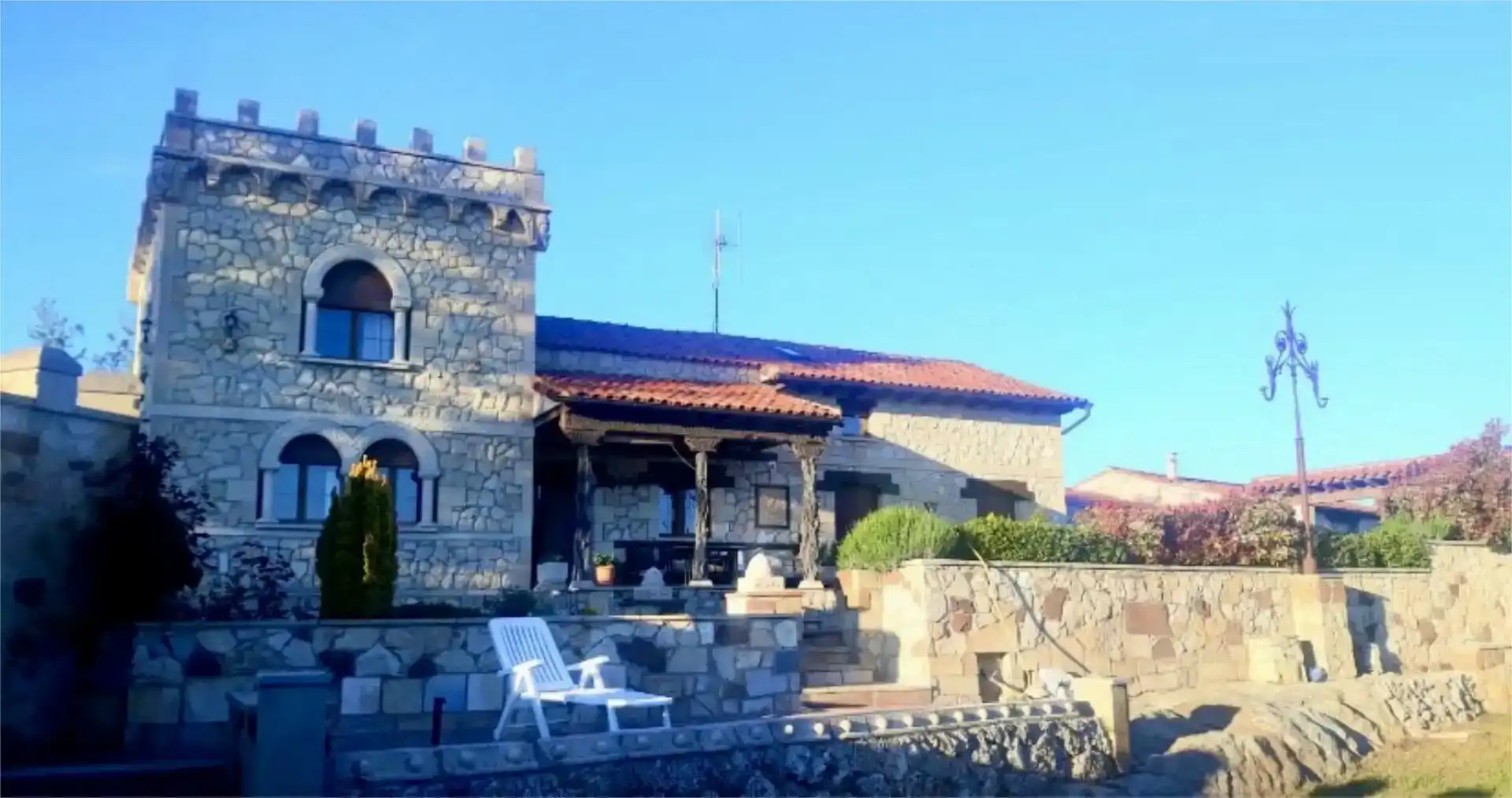 Vista exterior de Pis en venda en Hacinas amb Aire condicionat, Jardí privat i Moblat
