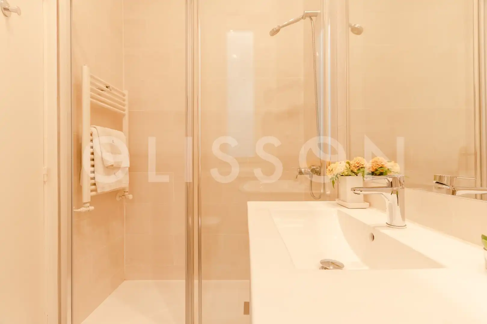 Badezimmer von Wohnung zur Miete in Madrid mit Klimaanlage, Heizung und Möbliert