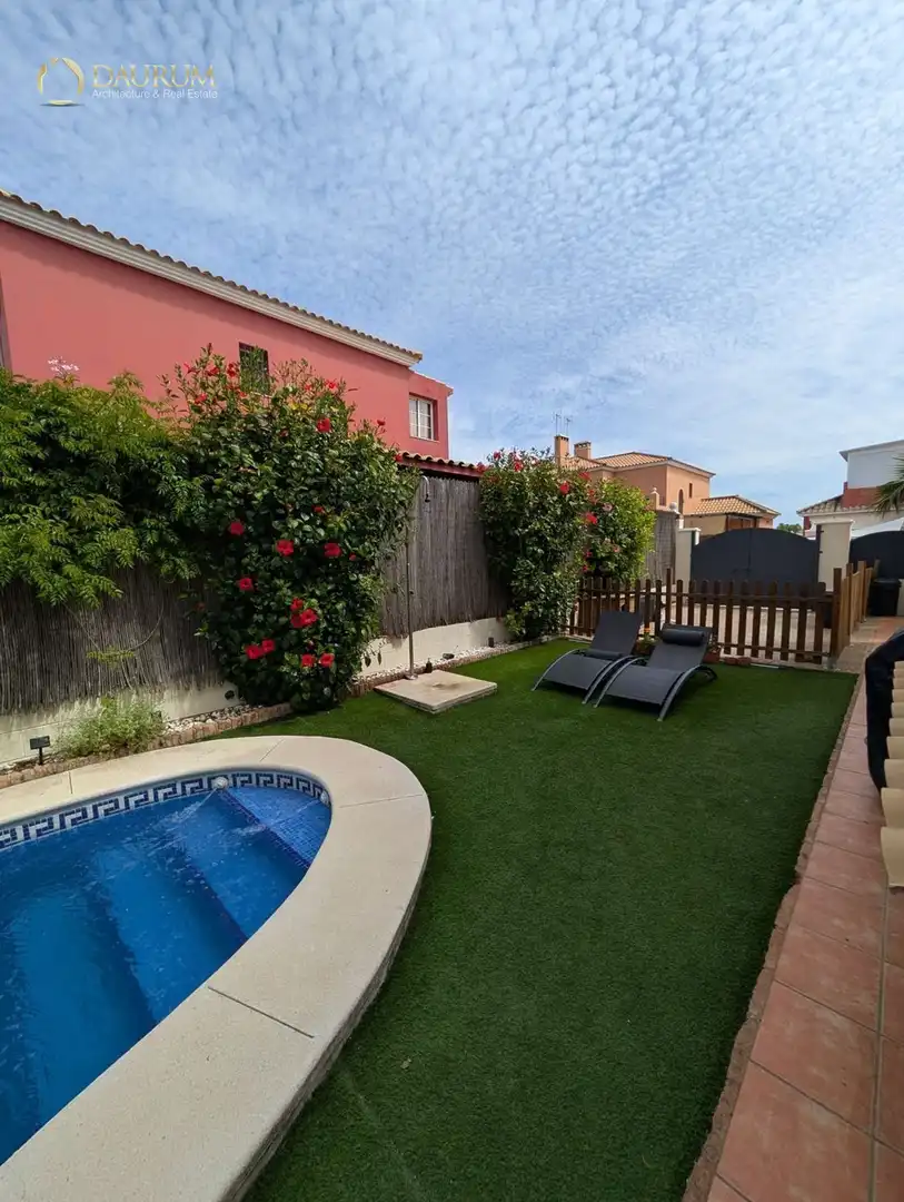 Garden of Detached homes for sale in Espartinas  with Air Conditioner, Heating and Private garden