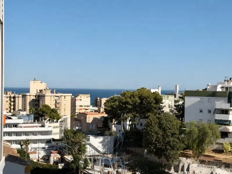 Vista exterior de Pis en venda en Torremolinos amb Aire condicionat i Moblat