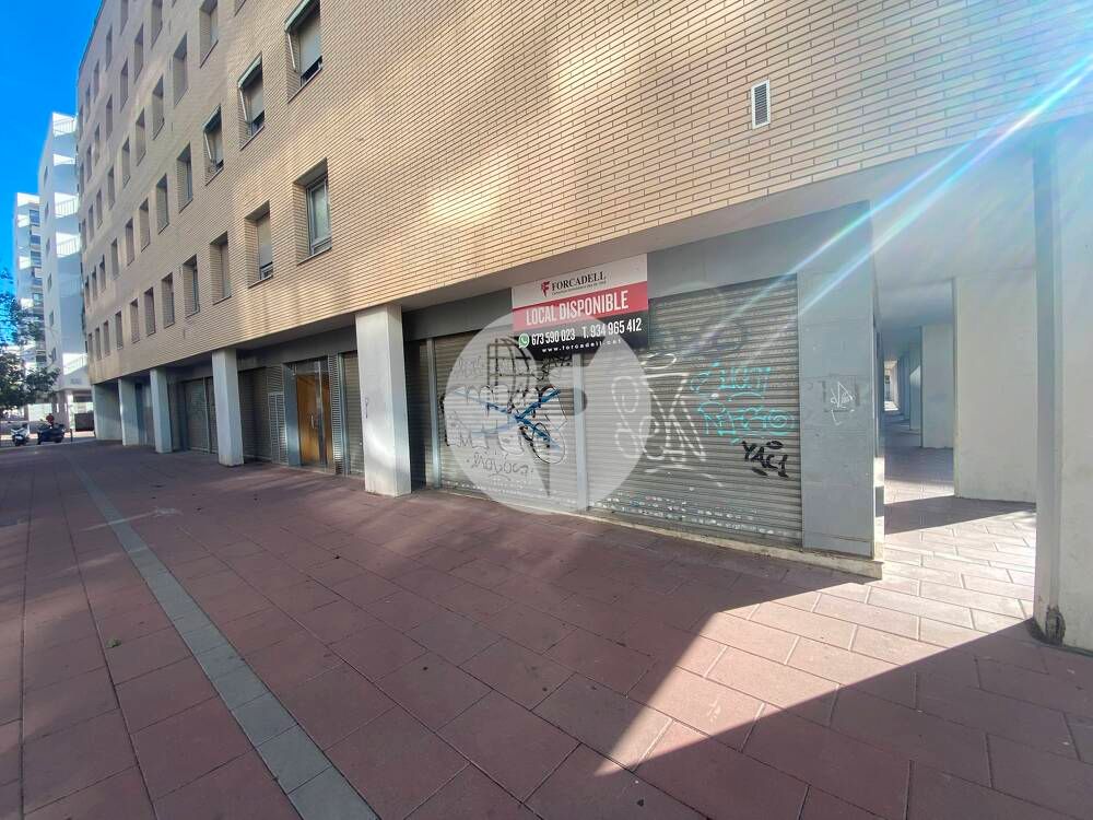 Vista exterior de Local en venda en L'Hospitalet de Llobregat