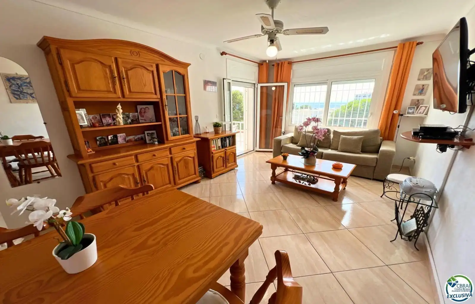 Sala d'estar de Apartament en venda en Roses amb Terrassa, Traster i Moblat