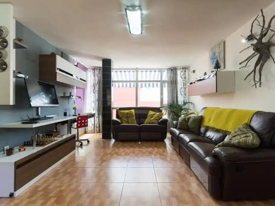 Sala de estar de Piso en venta en Agüimes con Aire acondicionado, Parquet y Trastero
