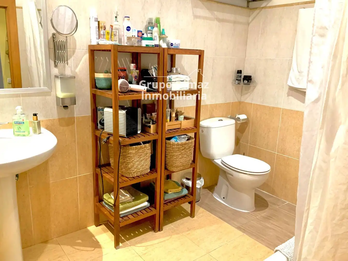 Badezimmer von Wohnung zum Verkauf in Barcelona mit Klimaanlage und Terrasse