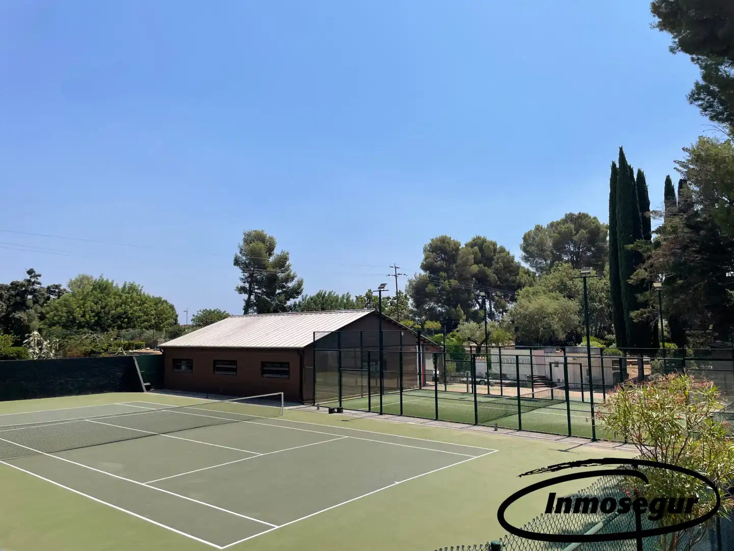 Vista exterior de Casa adosada en venda en Cambrils amb Aire condicionat, Calefacció i Jardí privat