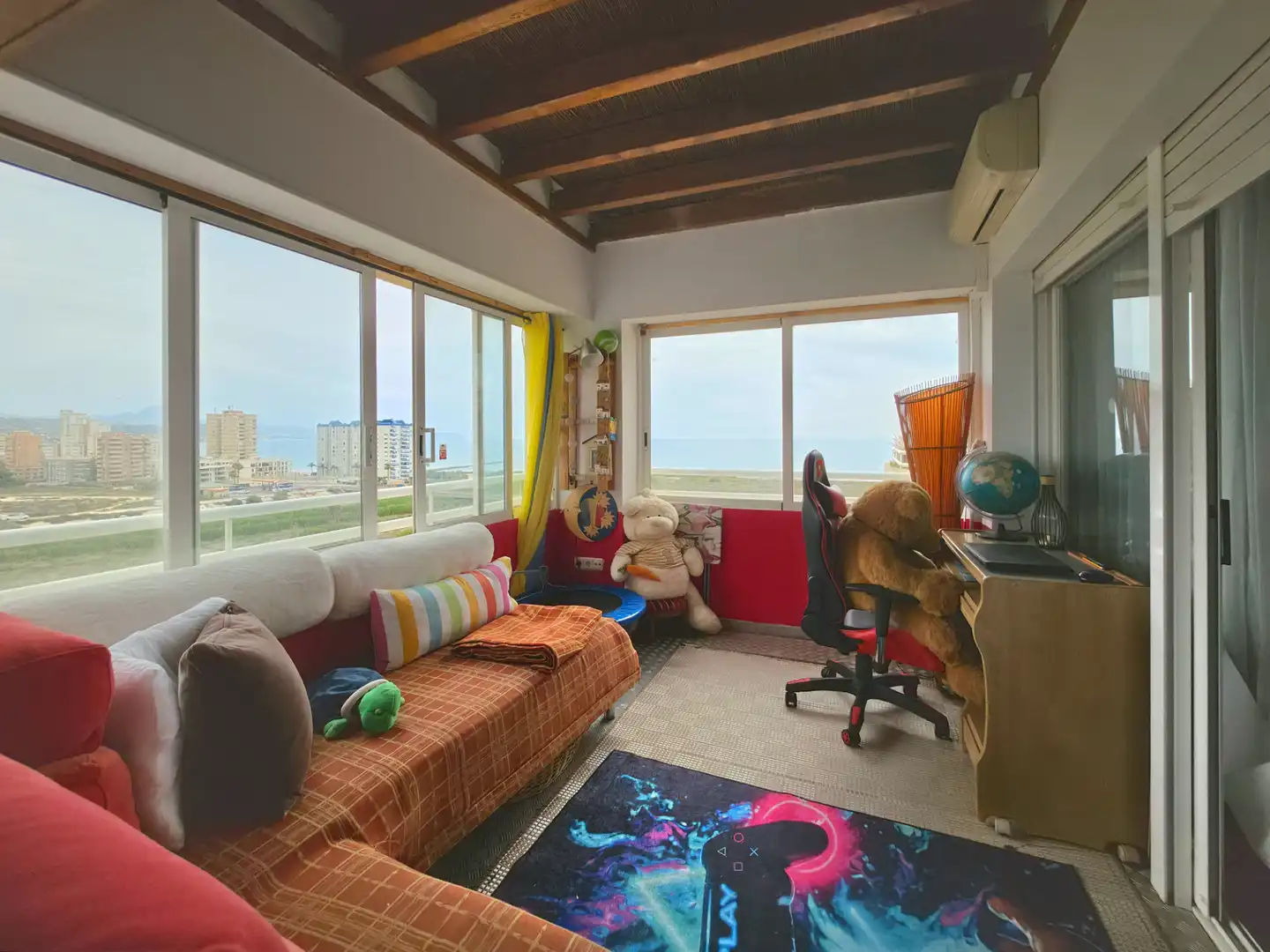 Sala d'estar de Àtic en venda en El Campello amb Aire condicionat, Terrassa i Piscina comunitària