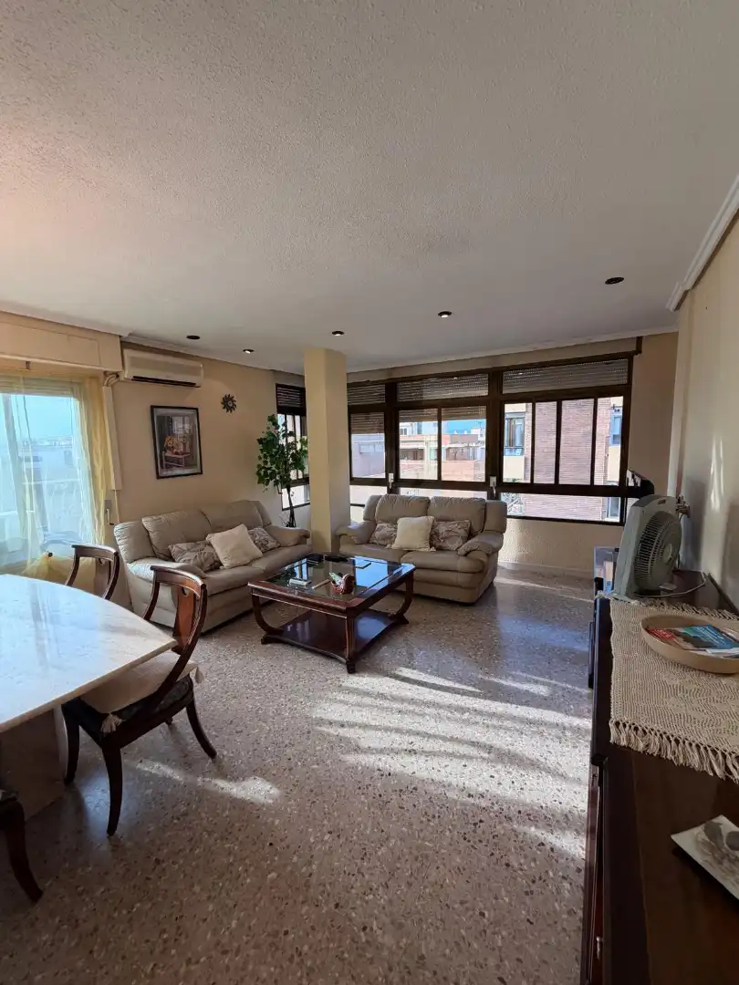 Wohnzimmer von Wohnung zum Verkauf in Sagunto / Sagunt mit Möbliert, Ofen und Waschmaschine