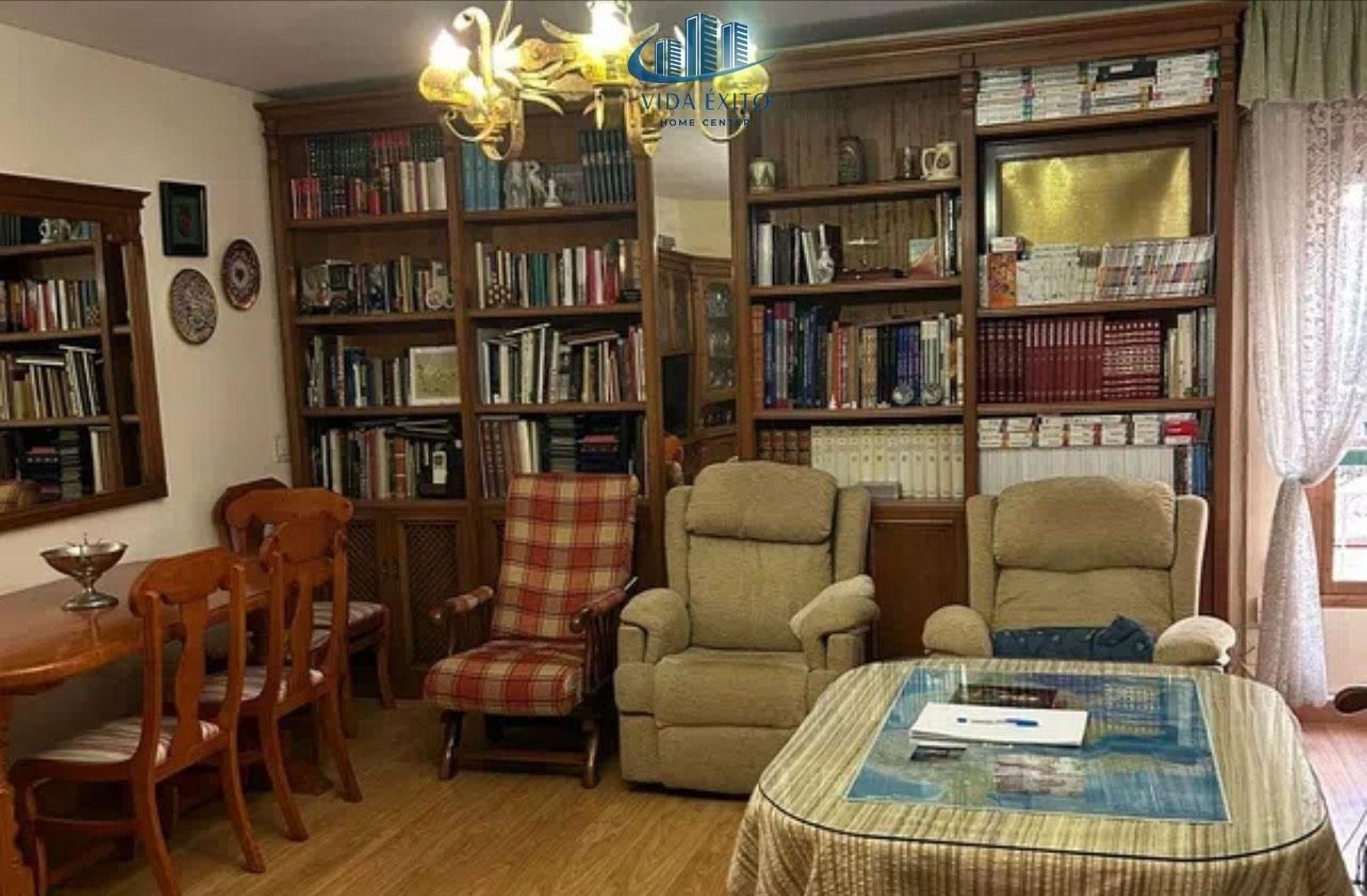 Sala d'estar de Pis en venda en  Jaén Capital amb Aire condicionat, Calefacció i Terrassa