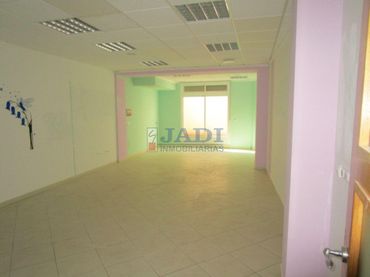Local comercial en venda a Valdepeñas