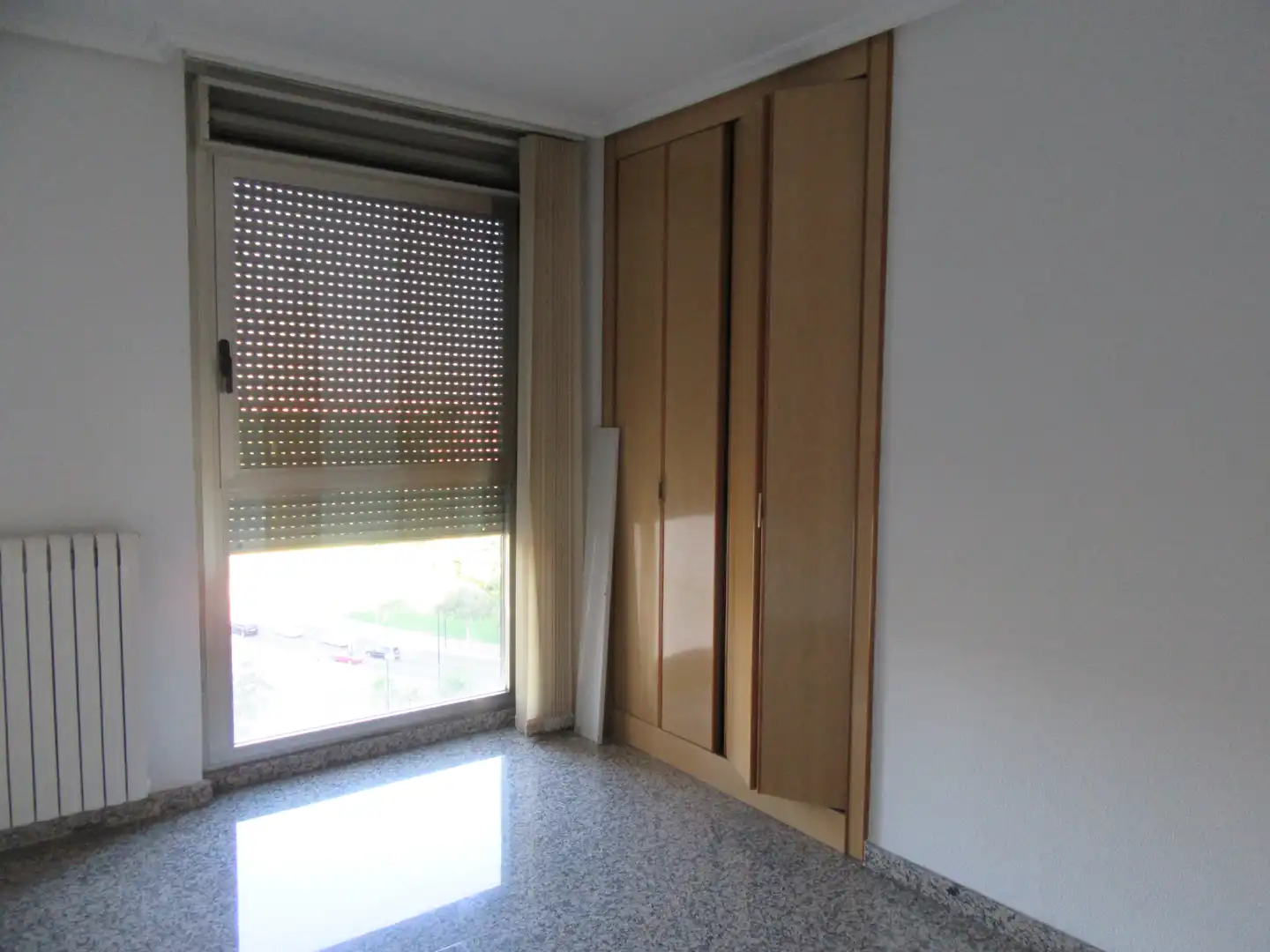 Habitación de Piso de alquiler en Zaragoza con Calefacción, Terraza y Trastero
