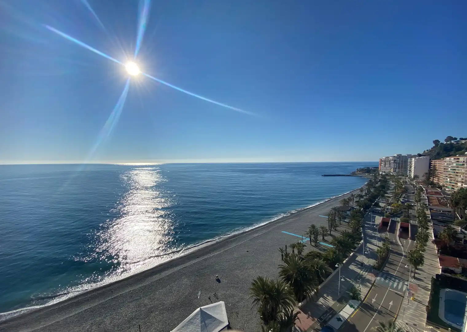 Vista exterior de Apartamento de alquiler en Almuñécar con Terraza, Amueblado y Lavadora