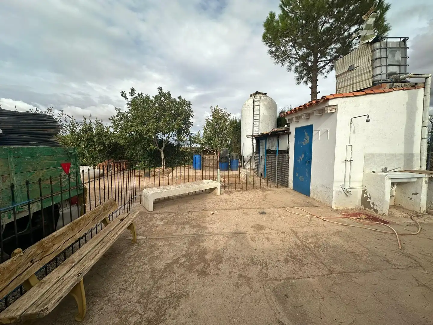 Vista exterior de Finca rústica en venda en Quintanar de la Orden amb Terrassa i Traster