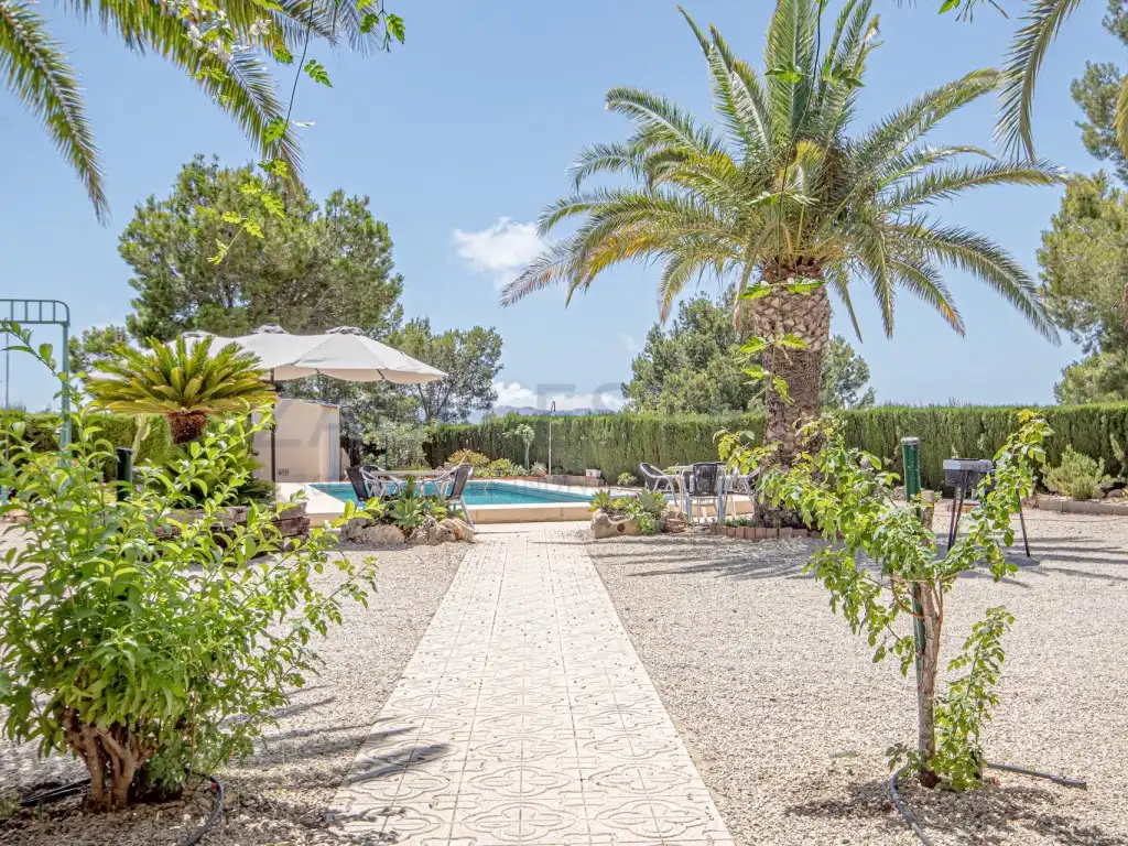 Jardí de Casa o xalet de lloguer en La Nucia amb Piscina