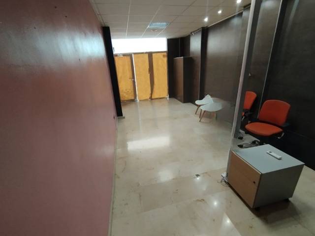 Local comercial en Alquiler en Glorieta Rodolfo LLopis en Altozano - Conde Lumiares