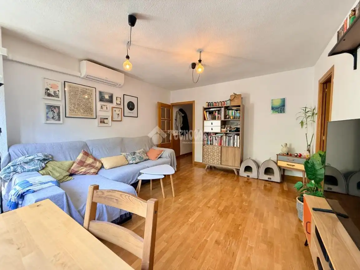 Wohnzimmer von Wohnung zum Verkauf in Madrid mit Klimaanlage, Heizung und Parkett