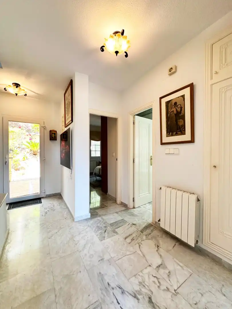 Casa adosada en venta en Orihuela con Aire acondicionado, Terraza y Trastero