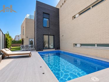 Maison jumelée avec balcon à vendre à Castillo Campodón