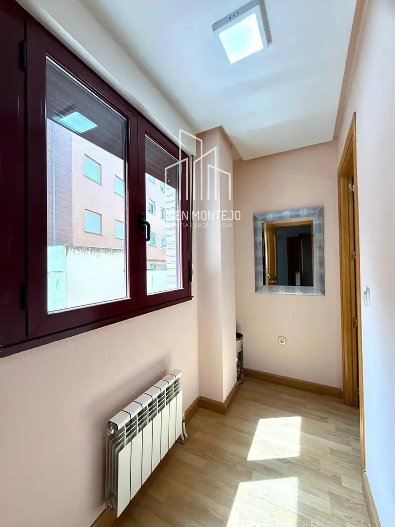 Vista exterior de Piso en venta en Salamanca con Calefacción, Terraza y Amueblado