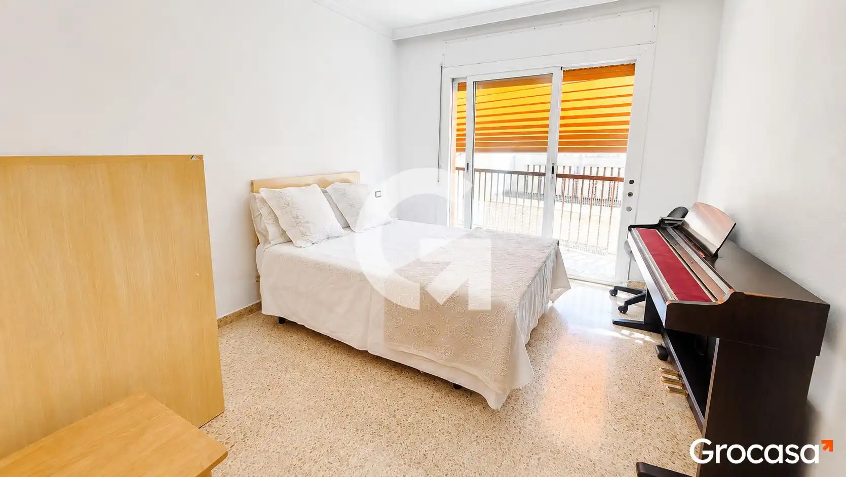 Habitación de Piso en venta en Vilanova i la Geltrú con Calefacción, Horno y Balcón
