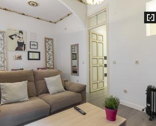 Living room of Flat to rent in  Madrid Capital  with Air Conditioner, Heating and Furnished