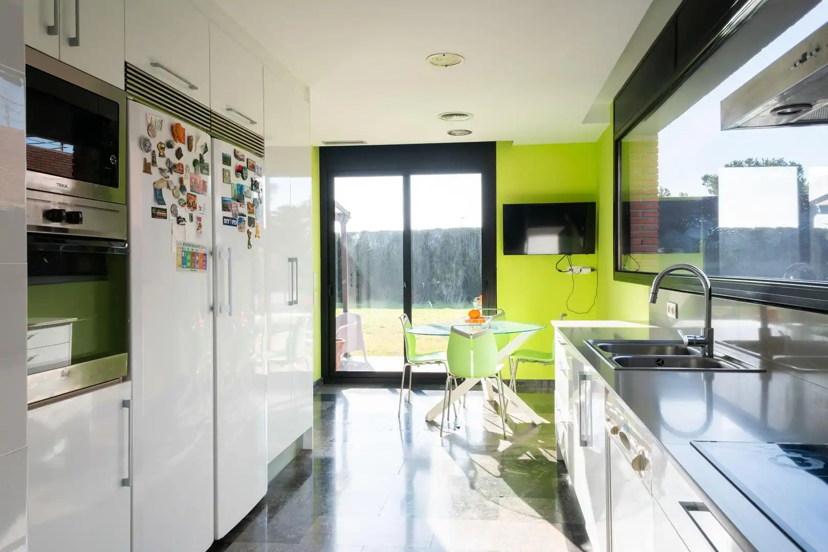 Cocina de Casa o chalet en venta en Sant Vicenç de Montalt con Aire acondicionado, Jardín privado y Terraza