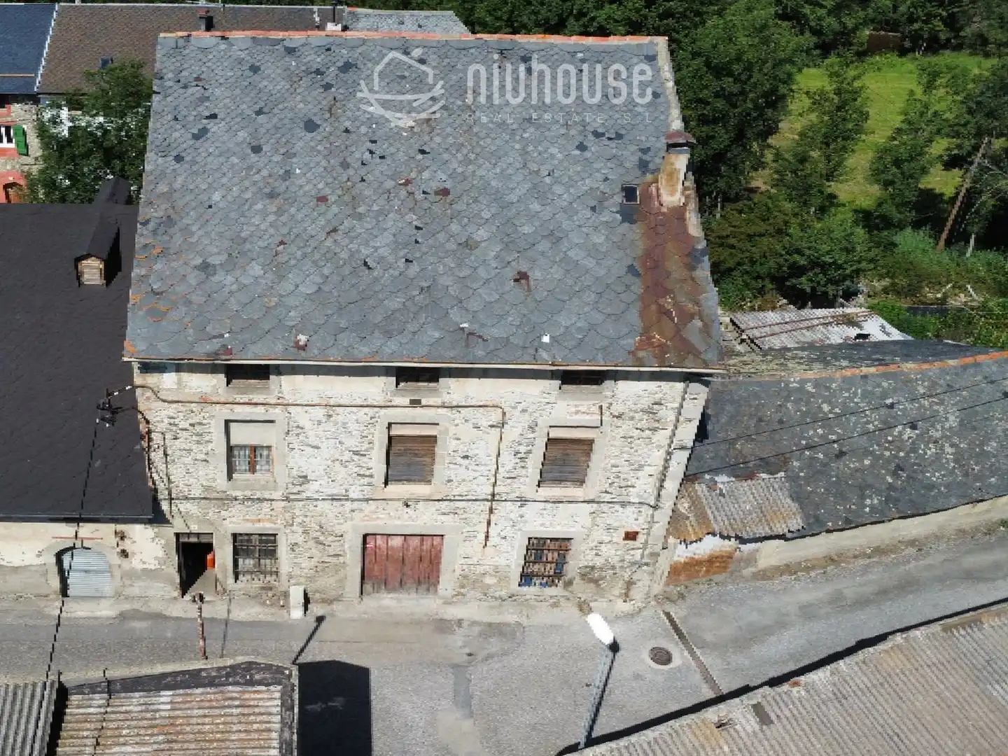 Exterior view of Buildings for sale in Puigcerdà