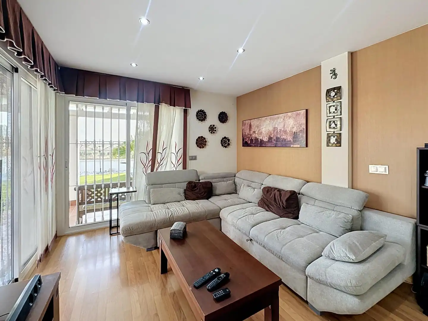 Sala d'estar de Casa adosada en venda en Vera amb Terrassa i Piscina comunitària